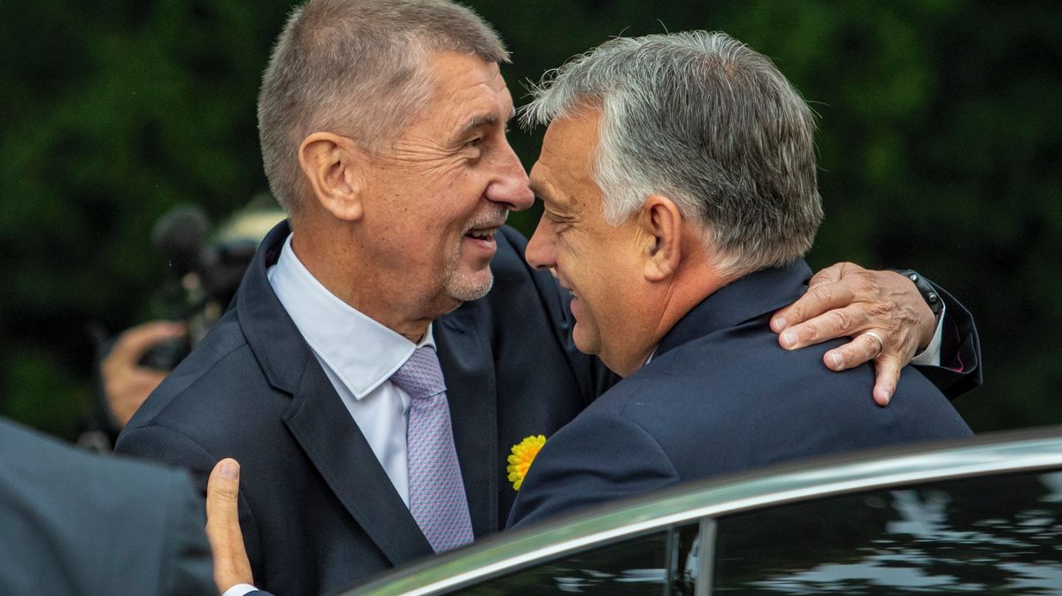 Česko se může lehce vydat cestou Orbána, říká expert. Babiš zatím vyčkává